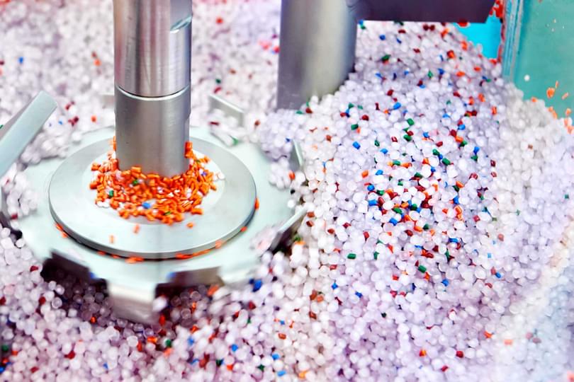 Centrifuge for plastic granules
