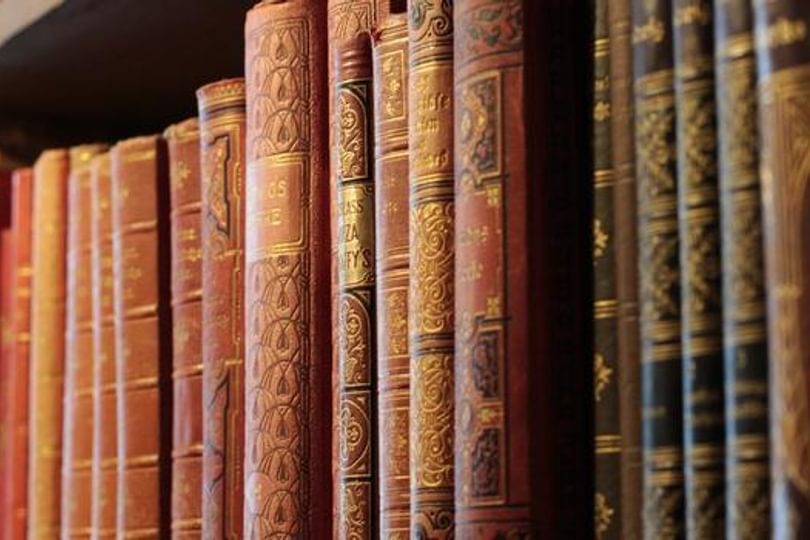Books 4515917 1920 banner sm